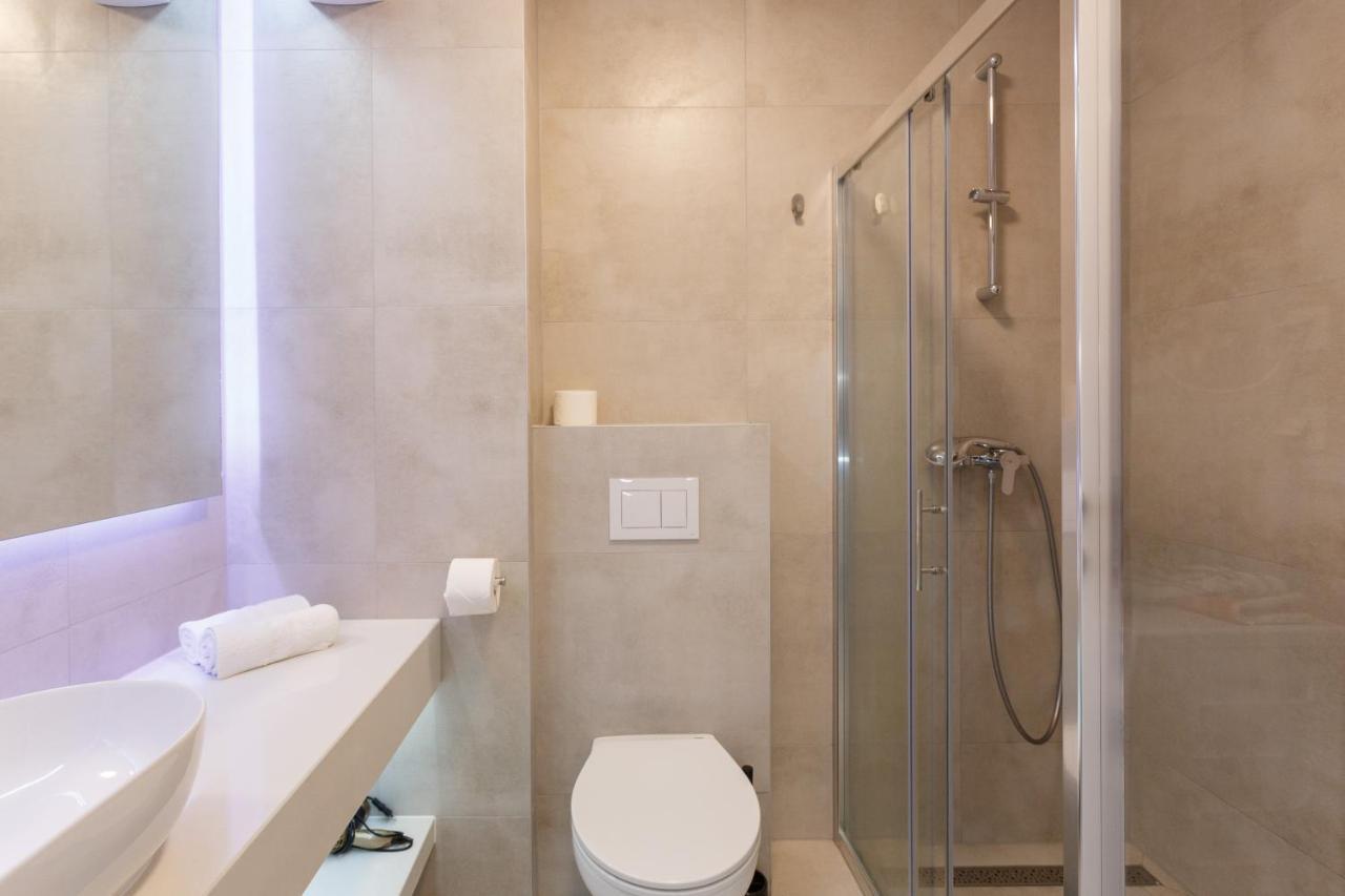 Apartments Sindy And Mendy With Parking Space In The Garage Dubrovnik Room photo